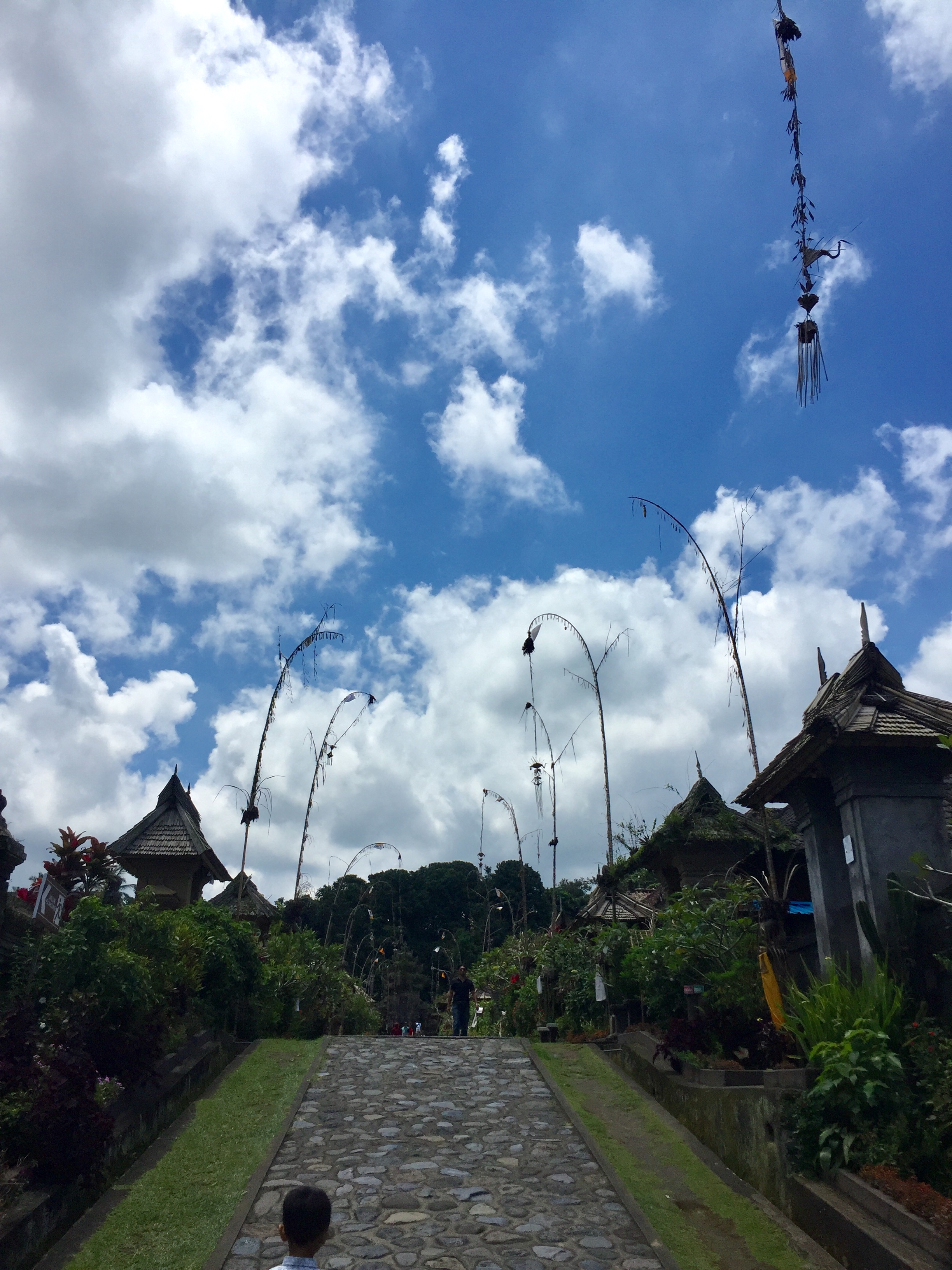 Bali dan Langit biru